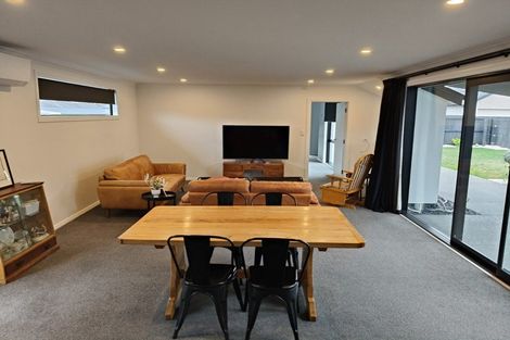 Photo of property in 28 Mcquillan Avenue, Woodend, 7610