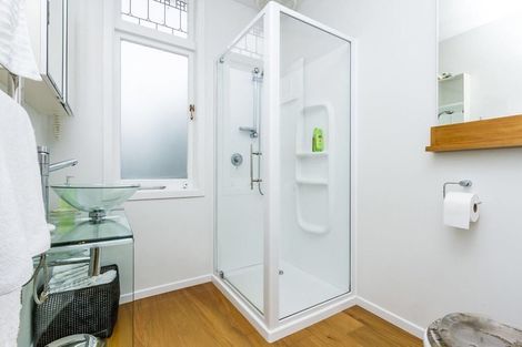 Photo of property in 15 Kerr Street, Devonport, Auckland, 0624