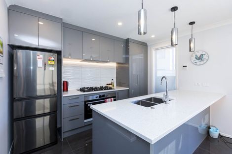 Photo of property in 1 Mawai Hakona Drive, Wallaceville, Upper Hutt, 5018