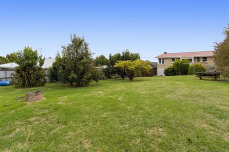 Photo of property in 208 Ngatai Road, Otumoetai, Tauranga, 3110