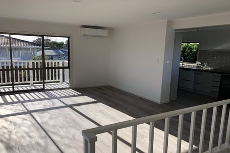 Photo of property in 2/12 Stanley Avenue, Milford, Auckland, 0620