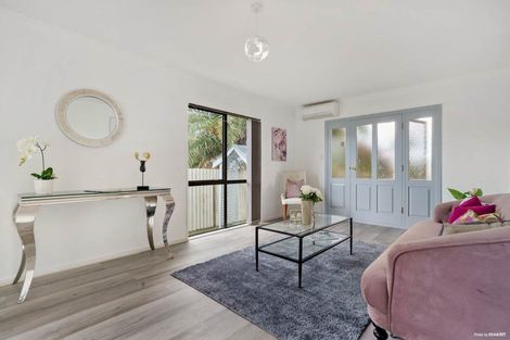 Photo of property in 1/194 Te Irirangi Drive, Flat Bush, Auckland, 2023