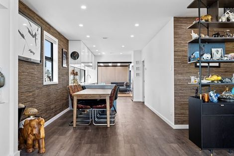 Photo of property in 482 Devon Street East, Strandon, New Plymouth, 4312