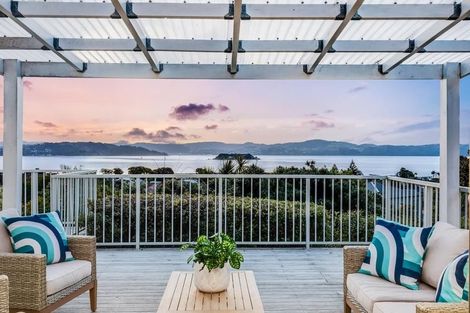 Photo of property in 22 Kowhai Street, Eastbourne, Lower Hutt, 5013