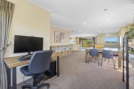 Photo of property in 17 Sunny Dale, Western Heights, Hamilton, 3200