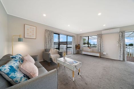 Photo of property in 1/40c West Coast Road, Glen Eden, Auckland, 0602