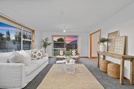 Photo of property in 5 Aberfoyle Place, Parklands, Christchurch, 8083