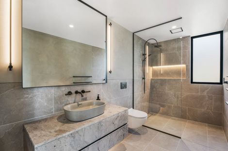 Photo of property in 15 Hackett Road, Jacks Point, Queenstown, 9371