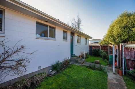 Photo of property in 2/15 Dovedale Avenue, Ilam, Christchurch, 8041