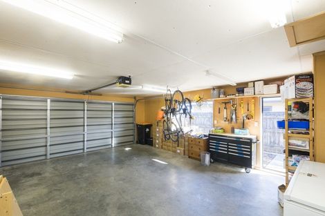 Photo of property in 17 Walnut Grove, Kelvin Grove, Palmerston North, 4414