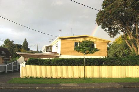 Photo of property in 112 Vodanovich Road, Te Atatu South, Auckland, 0610