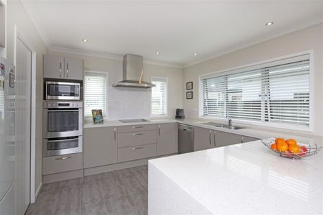 Photo of property in 6 Swindon Close, Mellons Bay, Auckland, 2014