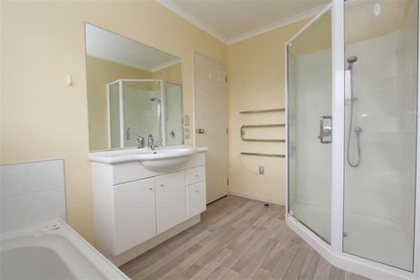 Photo of property in 32 Chesham Street, Rototuna North, Hamilton, 3210