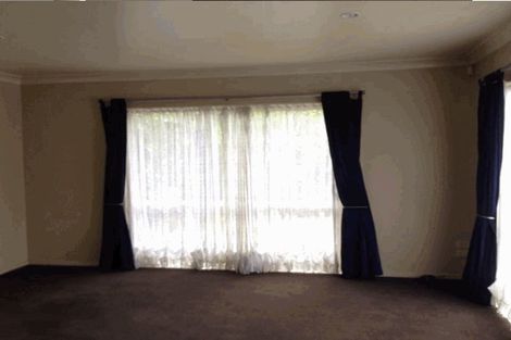 Photo of property in 2/390 Glenfield Road, Glenfield, Auckland, 0629