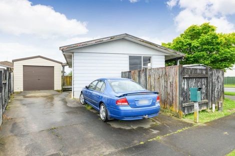 Photo of property in 2 Tiller Close, Kelvin Grove, Palmerston North, 4414