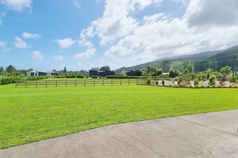 Photo of property in 152 Gladstone Road, Levin, 5571