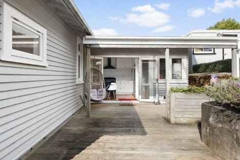 Photo of property in 13 Firth Terrace, Karori, Wellington, 6012