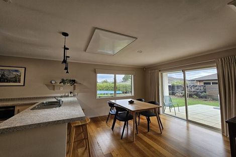 Photo of property in 11 Courtenay Place, Owhata, Rotorua, 3010