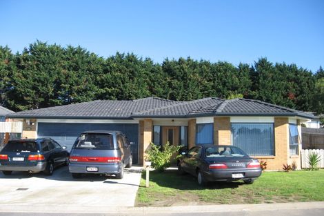 Photo of property in 33 Castlefinn Drive, Weymouth, Auckland, 2103