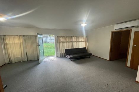 Photo of property in 2/7 Luplau Crescent, Cockle Bay, Auckland, 2014