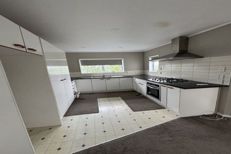 Photo of property in 16 Taupo Street, Green Bay, Auckland, 0604