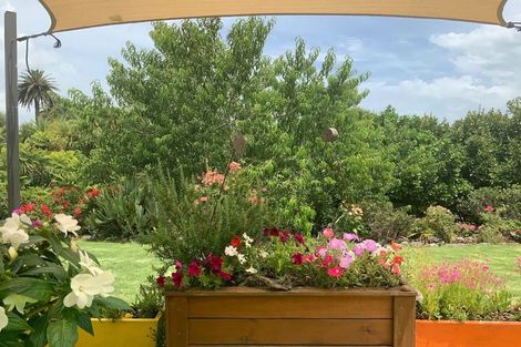 Photo of property in 22 Kaiwaka Road, Waiuku, 2123