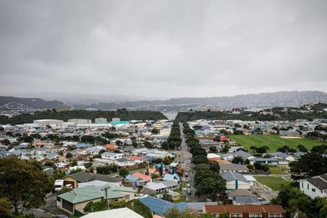 Photo of property in 124 Townsend Road, Miramar, Wellington, 6022