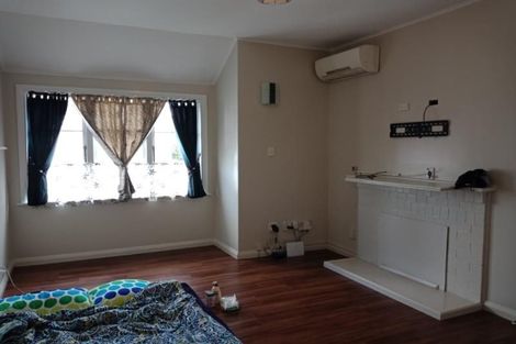 Photo of property in 11 Savage Crescent, Upper Hutt Central, Upper Hutt, 5018