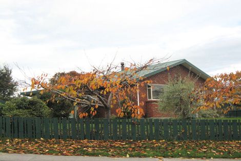 Photo of property in 10 Golfers Drive, Balclutha, 9230