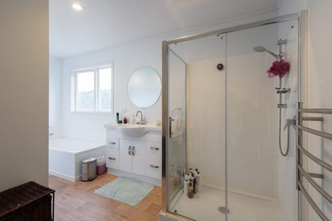 Photo of property in 22 Lincoln Avenue, Tawa, Wellington, 5028