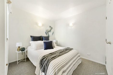 Photo of property in 98c Northland Road, Northland, Wellington, 6012