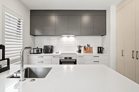 Photo of property in 12 Inder Street, Jacks Point, 9371