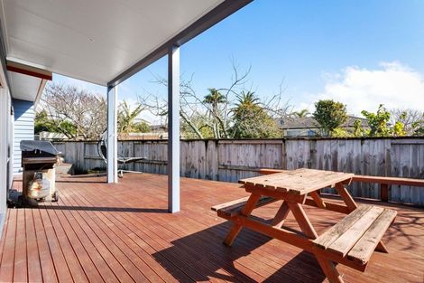 Photo of property in 15a Roretana Drive, Athenree, Katikati, 3177