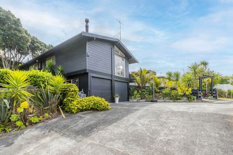 Photo of property in 19 Renown Road, Raumati South, Paraparaumu, 5032