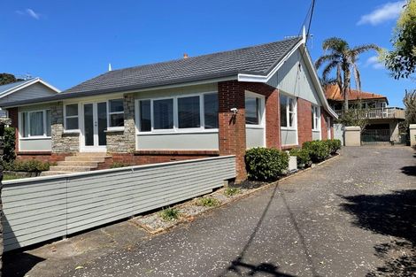Photo of property in 1/18 Ocean View Road, Milford, Auckland, 0620