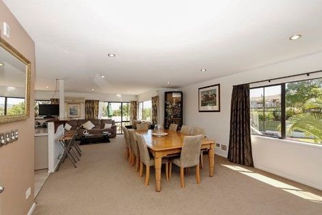 Photo of property in 2 Cyclarama Crescent, Massey, Auckland, 0614