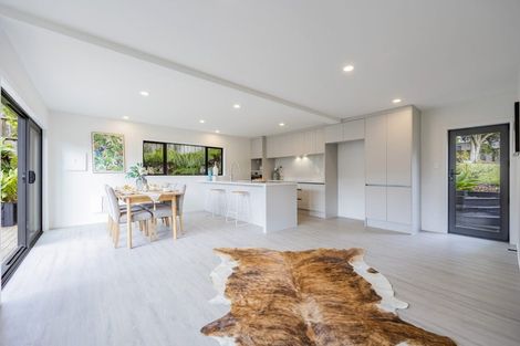 Photo of property in 7a Manuwai Road, Torbay, Auckland, 0630