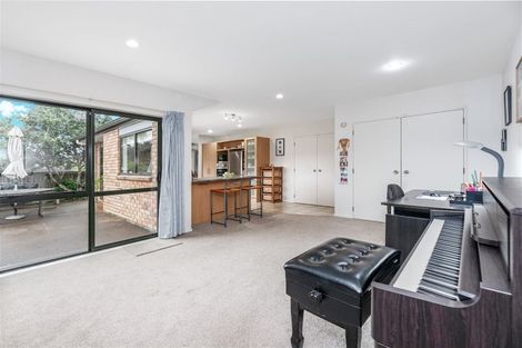 Photo of property in 9 Zeus Avenue, Henderson, Auckland, 0612