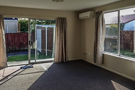 Photo of property in 2/42 Chipping Lane, Redwood, Christchurch, 8051