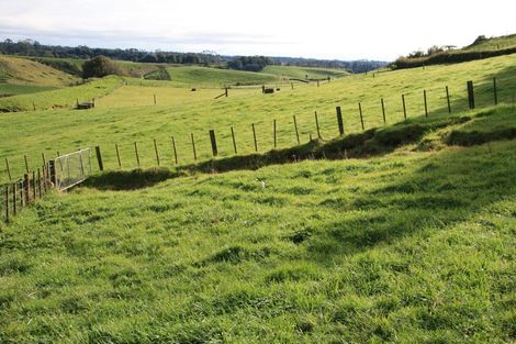 Photo of property in 311 Croydon Road, Midhirst, Stratford, 4394