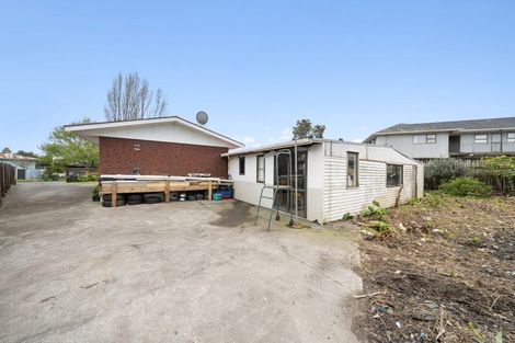 Photo of property in 15 Kambalda Street, Mangere Bridge, Auckland, 2022