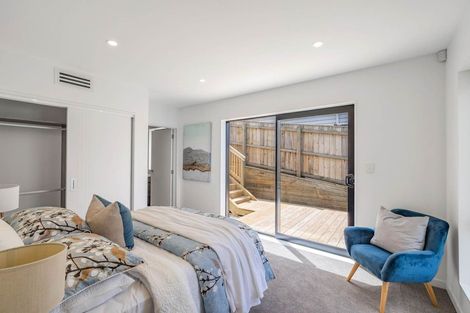 Photo of property in 30 Colliston Rise, Pinehill, Auckland, 0632