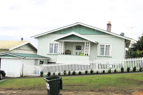 Photo of property in 10 Puriri Street, Helensville, 0800