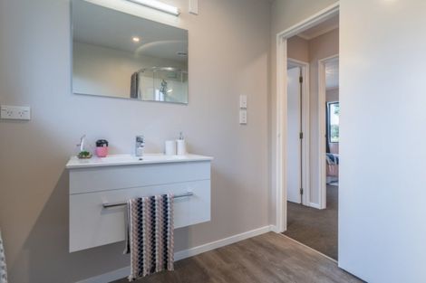 Photo of property in 24 Gavin Road, Raumati Beach, Paraparaumu, 5032