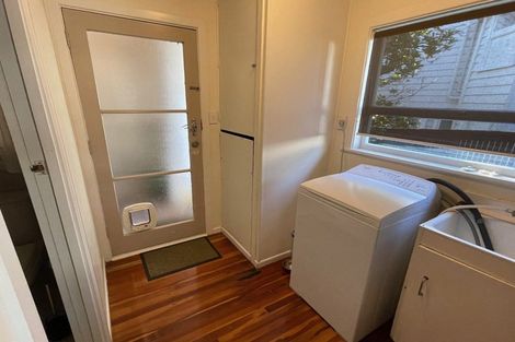 Photo of property in 10a Second Avenue, Stanley Point, Auckland, 0624