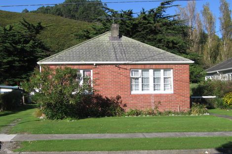 Photo of property in 42 Petherick Street, Taita, Lower Hutt, 5011