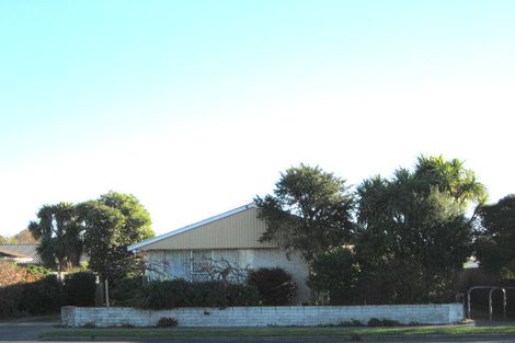 Photo of property in 355 Main North Road, Redwood, Christchurch, 8051