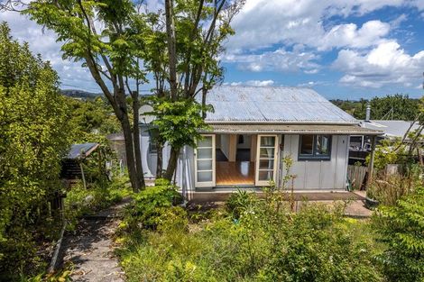 Photo of property in 8 Wellington Road, Surfdale, Waiheke Island, 1081