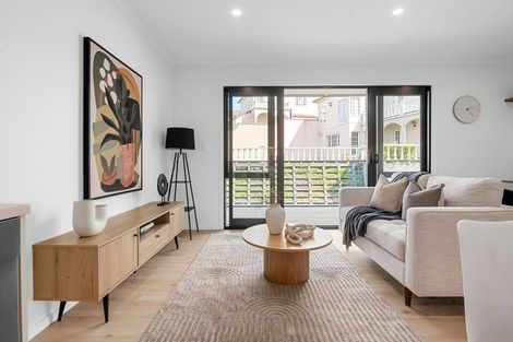 Photo of property in 143 Clarence Street, Hamilton Lake, Hamilton, 3204