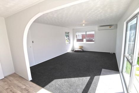 Photo of property in 18 Leaver Place, Weymouth, Auckland, 2103